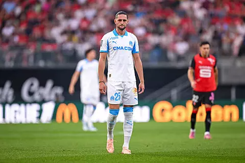 رجال الأمن حضروا.. كواليس المشادة العنيفة في غرفة ملابس مارسيليا